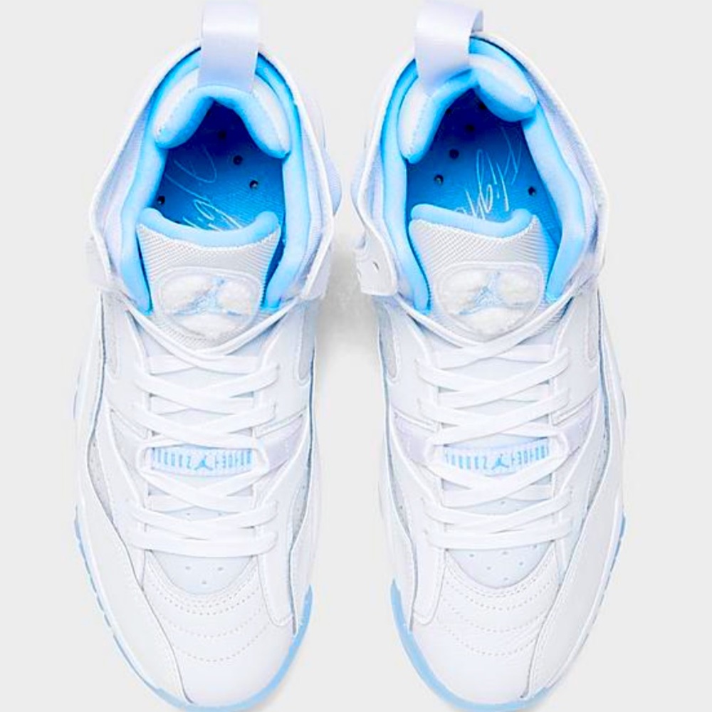 WOMEN'S JORDAN JUMPMAN TWO TREY